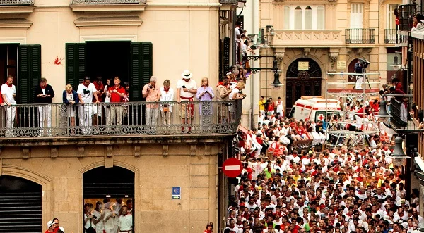 Alquiler del balcón para ver Fermín: que de a Hacienda? -