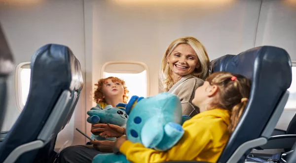 Los niños en el avión