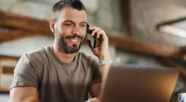 La madre de Marco obtiene el permiso de residencia como familiar de un ciudadano español gracias a Legálitas