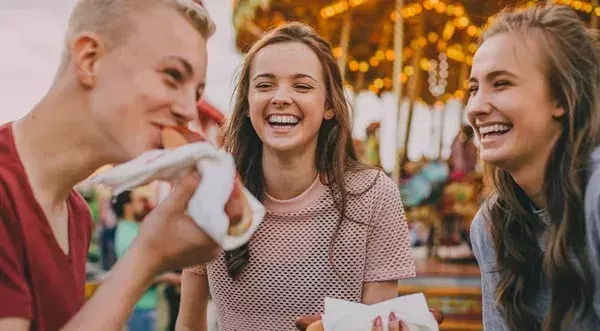 ¿Qué puedo y qué no puedo meter en un parque de atracciones o temático?