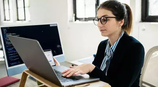 ¿Cómo se desarrollan las aplicaciones para empresas?