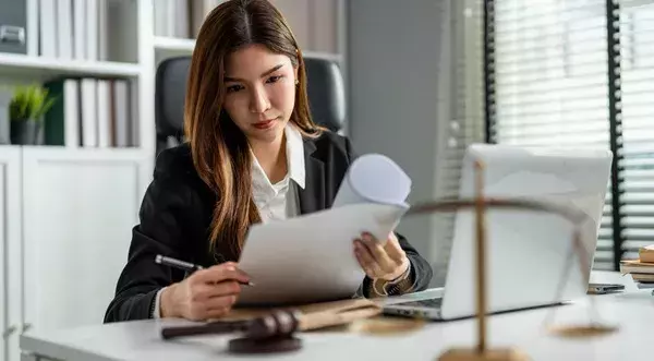 Como autónomo, ¿puedo deducirme los gastos de abogado en la declaración de la Renta? ¿en qué casos? ¿requisitos?