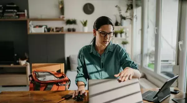 La empresa no está obligada a ofrecer jornada intensiva a sus trabajadores