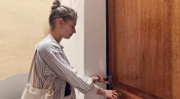 Hasta un año de multa si entras por la fuerza en tu vivienda ocupada en vacaciones