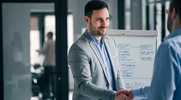 ¿Qué es y cómo hacer un buen pitch?