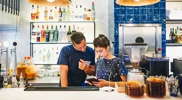 ¿Puedo emprender y trabajar por cuenta ajena? Todo sobre la pluriactividad de los autónomos