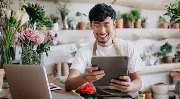 ¿Puede Hacienda revisar tus redes sociales? Lo que todo autónomo y pyme debería saber