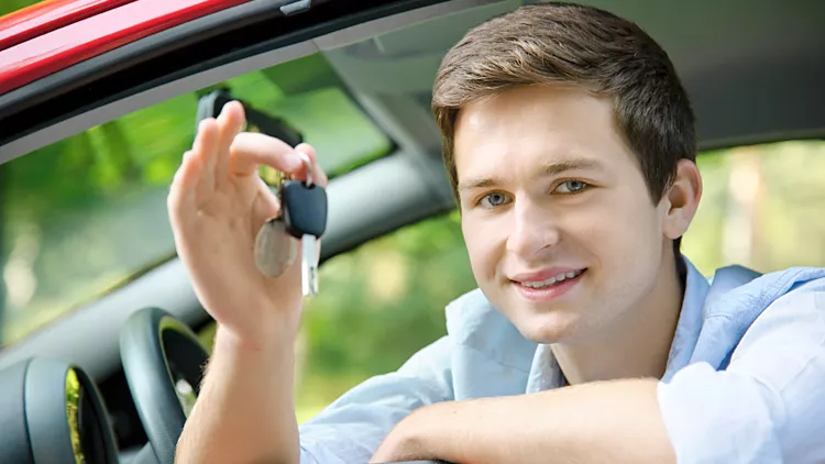 ¿Qué exclusiones hay en el seguro de automóvil?
