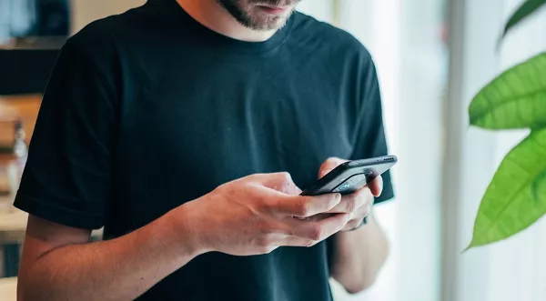 ¿Puedo dejar el trabajo por Whatsapp? ¿Es legal o no?