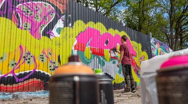 ¿Cuáles son las consecuencias del vandalismo para niños y menores?