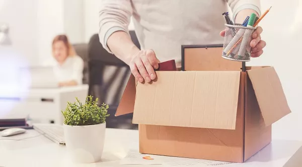 ¿Me pueden despedir por faltar al trabajo por coronavirus?